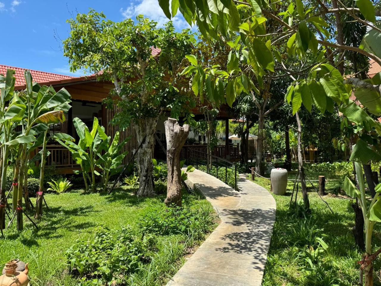 The Jungle Hotel Siem Reap Exterior photo